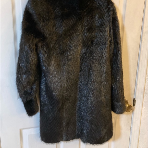 Alaska Fur Gallery black authentic mink fur coat.
size S - Picture 6 of 6